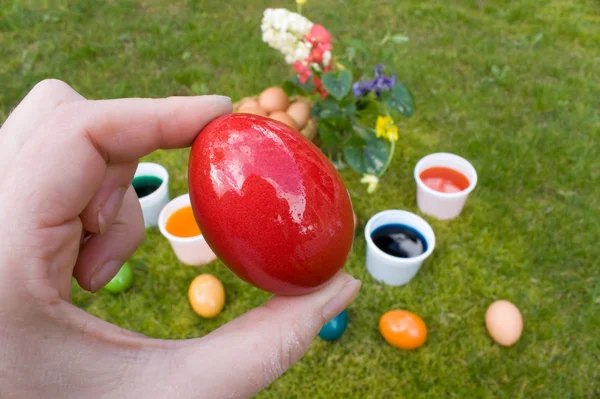 Paskalya geleneği - kırmızı yumurta — Stok fotoğraf