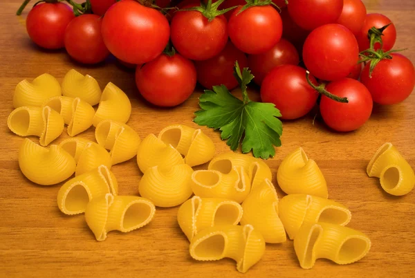 Pasta And Cherry Tomatoes — Stock Photo, Image