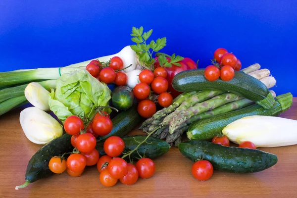 Stůl se zeleninou — Stock fotografie