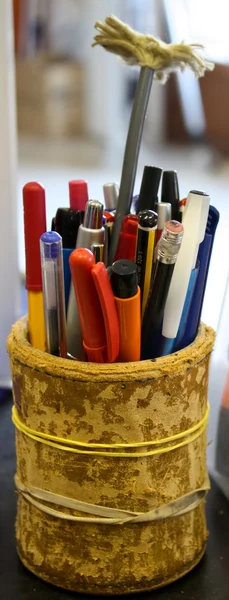 Tarro con lápices —  Fotos de Stock
