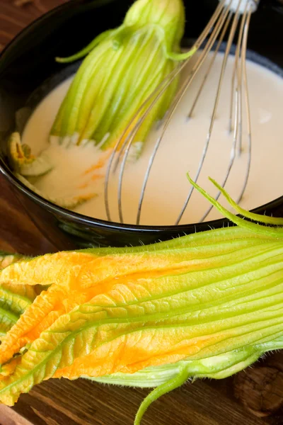 Bowl With Batter And Zucchini Flowers — Stock Photo, Image
