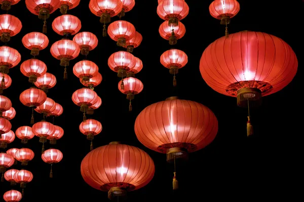 Lanterne rosse cinesi di notte — Foto Stock