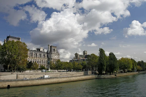 现场的塞纳河，巴黎 — 图库照片