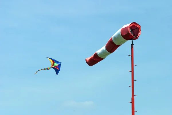 Άνεμος και kite — Φωτογραφία Αρχείου