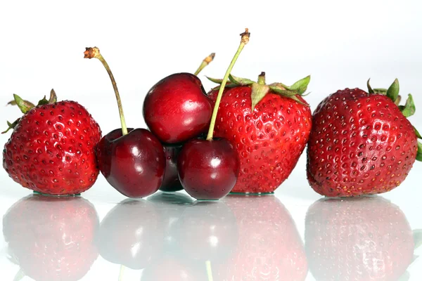 딸기와 체리 — 스톡 사진