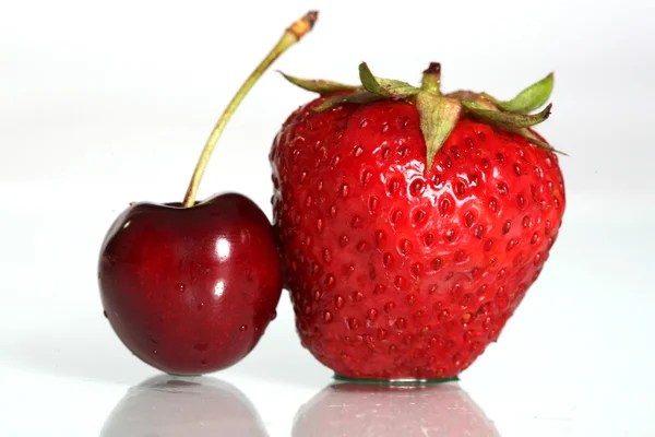 Strawberry and cherry — Stock Photo, Image