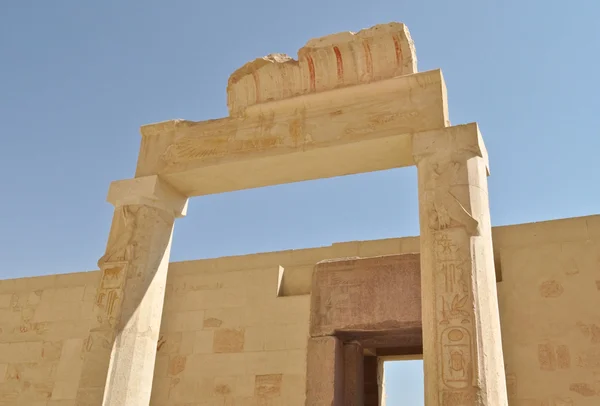Templo del faraón - jeroglíficos en la pared —  Fotos de Stock