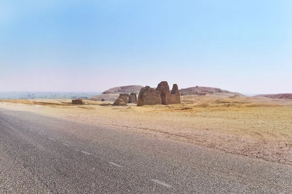 An empty desert road — Stock Photo, Image