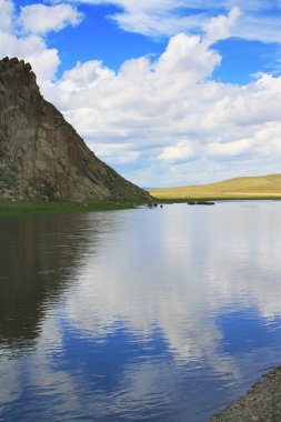 Rock ve Nehir Manzaralı