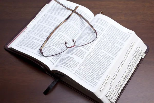 Badanie Biblii — Zdjęcie stockowe
