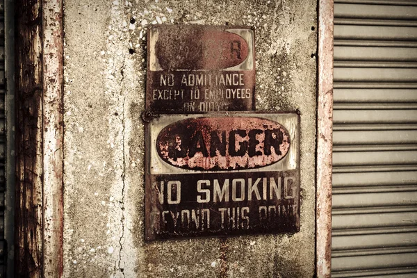 Nebezpečí kouření podepsat — Stock fotografie