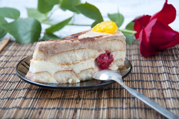 Torta non al forno con frutta - umore romantico — Foto Stock