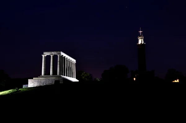 Monumento Nacional en la noche, Edimburgo, Escocia —  Fotos de Stock