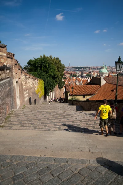 Descente à pied du Château de Prague — Photo