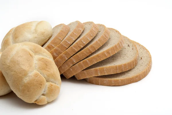 Изолированный хлеб и булочки — стоковое фото