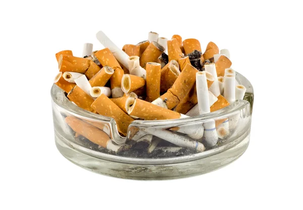 Cigaretter i ett askfat — Stockfoto