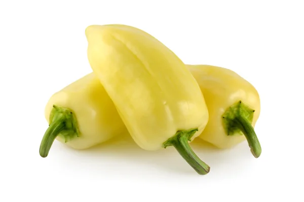 Drei gelbe Paprika — Stockfoto