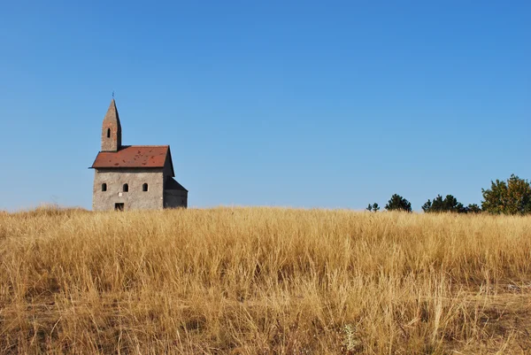 Igreja estilo românico — Fotografia de Stock