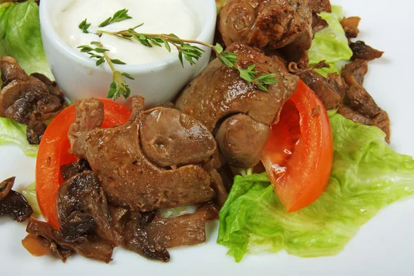 Pokrmy z pečené maso s kořením — Stock fotografie