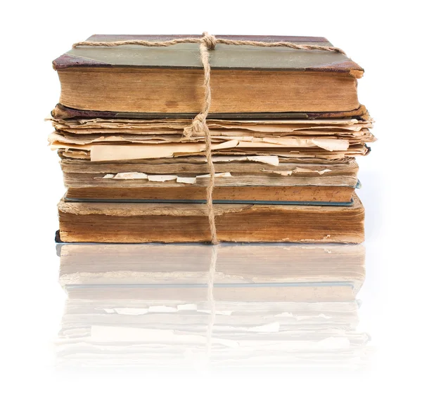 Ένα Παλιό Βιβλίο Σκληρό Εξώφυλλο Που Απομονώνονται Λευκό Φόντο Και — Φωτογραφία Αρχείου