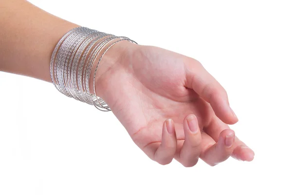 白い背景で隔離の宝石類との女性の手 — ストック写真