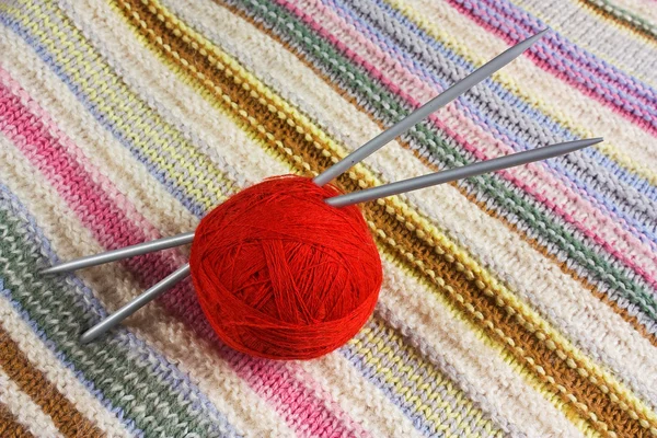 糸と針 編み物用ボール — ストック写真