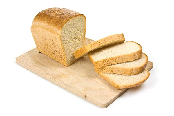 Brot Auf Einem Schneidebrett Isoliert Auf Weißem Hintergrund — Stockfoto