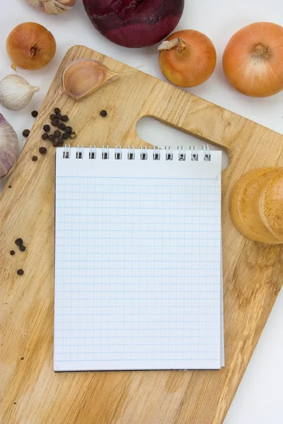 Caderno Notas Culinárias Uma Tábua Corte — Fotografia de Stock