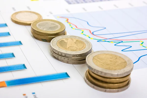 Finanzabwicklung Mit Den Charts Und Münzen — Stockfoto