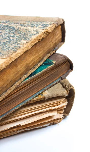 O carte veche cu o foaie sfărâmată — Fotografie, imagine de stoc