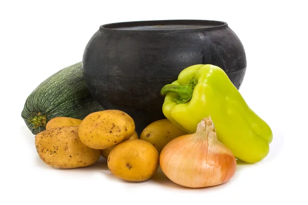 Чавунний горщик і овочі — стокове фото