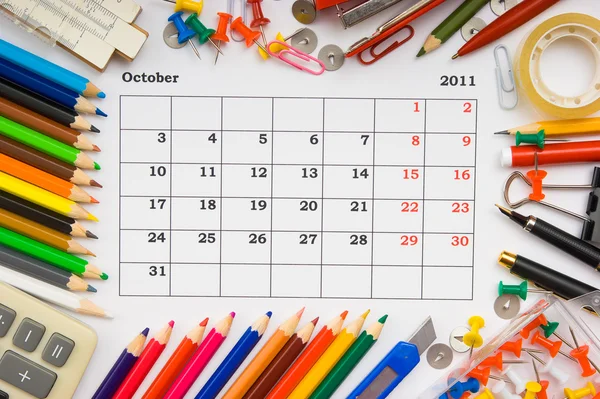 Calendário mensal com escritório e papelaria para 2011 — Fotografia de Stock