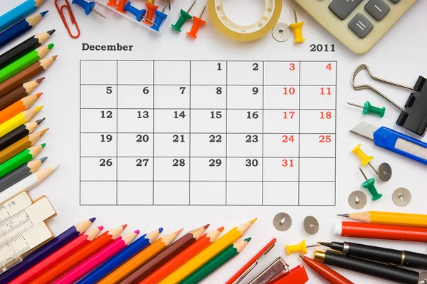 2011 年与办公室和文具每月日历 — 图库照片