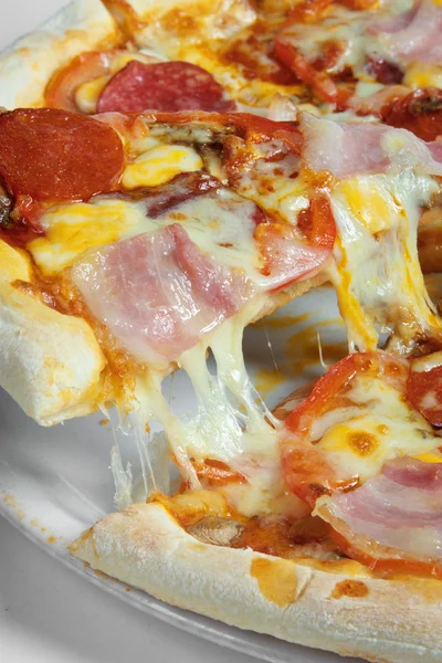 Pizza se šunkou — Stock fotografie