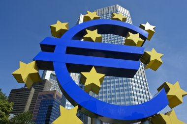 Euro simgesi ecb binası önünde