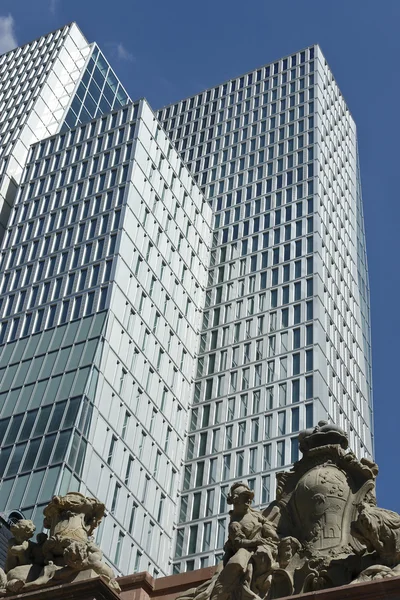 Ancient and modern, Frankfurt am Main — Stock Photo, Image