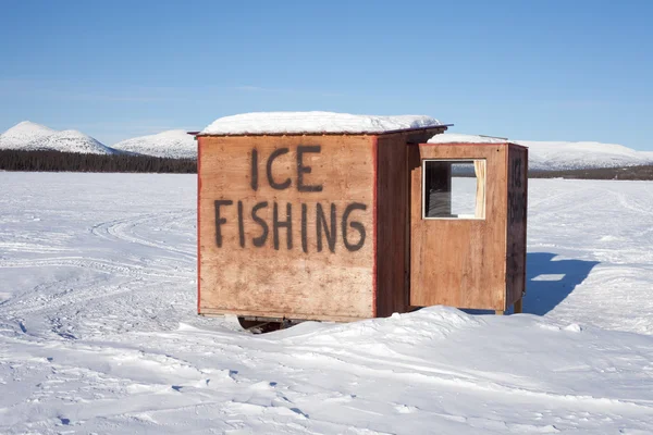 冰捕鱼小屋 — 图库照片
