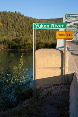 Yukon Nehri Köprüsü