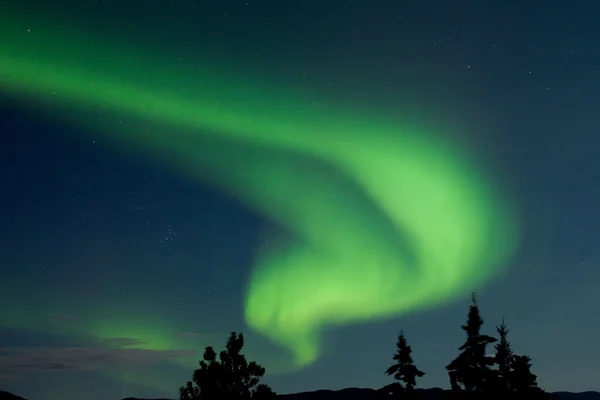 Aurora borealis (noorderlicht) weergeven — Stockfoto