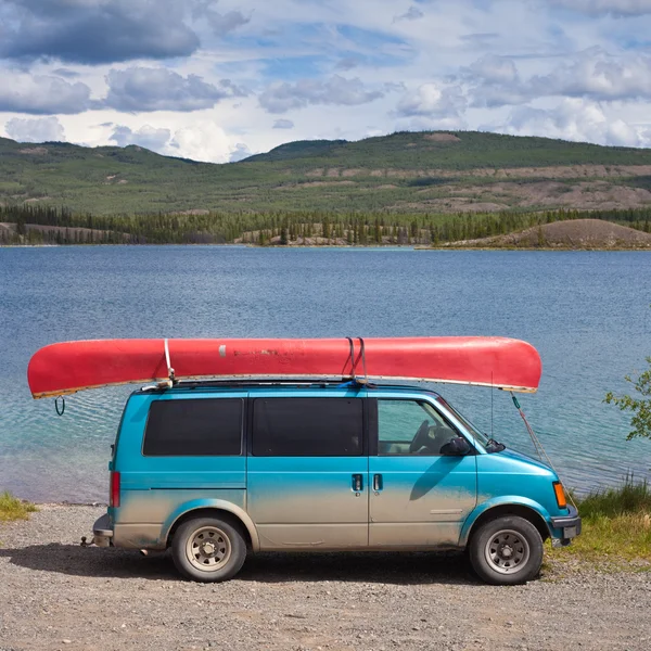 Van with Canoe — Stock Photo, Image