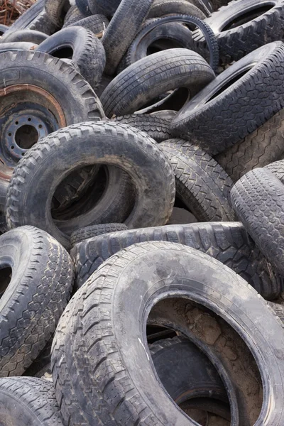 Neumáticos viejos fondo — Foto de Stock