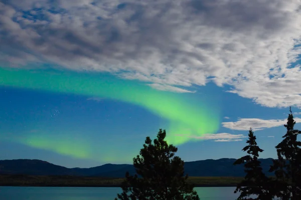 Aurora borealis (északi fény) kijelző — Stock Fotó