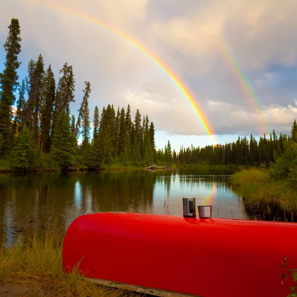 Canoe and Rainbow — Stock Photo, Image