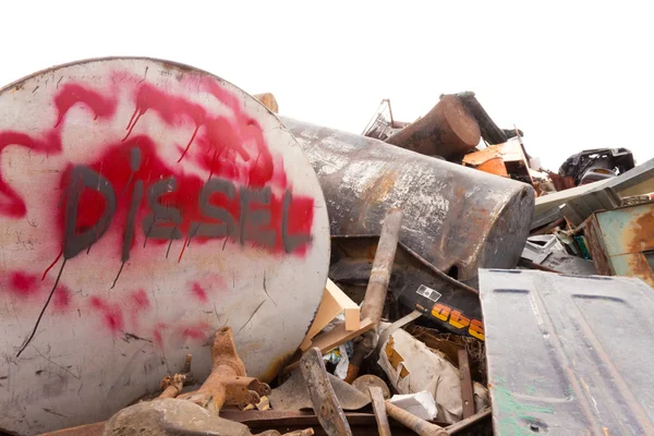 Mazot tankı scrapyard üzerinde — Stok fotoğraf