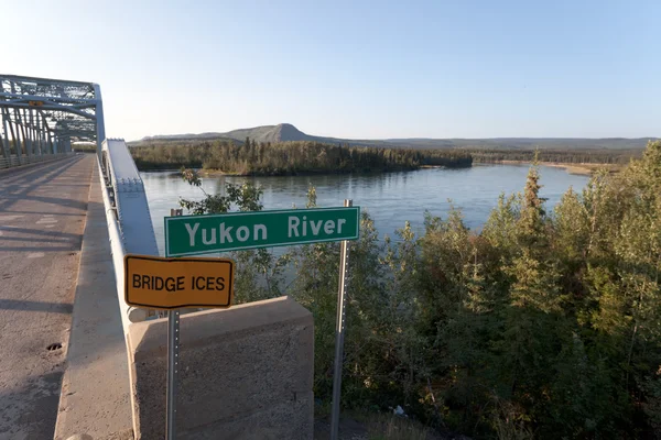 Γέφυρα του ποταμού Yukon — Φωτογραφία Αρχείου