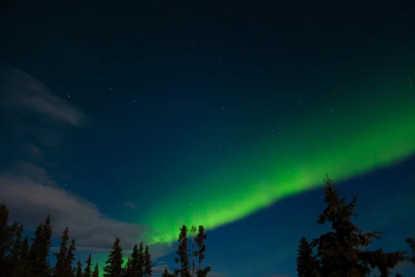 Exibição de aurora boreal (luzes do norte) — Fotografia de Stock