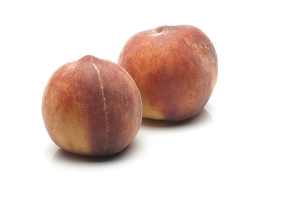 两个成熟的桃子 — 图库照片