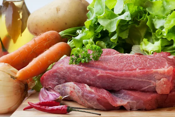 Świeże surowej wołowiny — Zdjęcie stockowe
