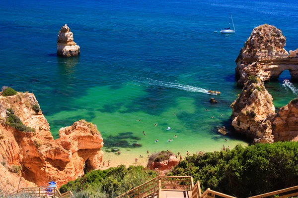 Algarve rock - pobřeží v Portugalsku — Stock fotografie