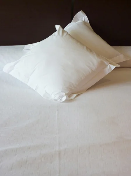 Sonhos doces bordados em travesseiros — Fotografia de Stock